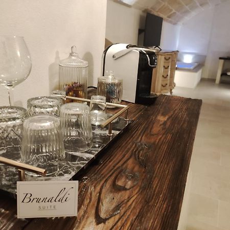 Brunaldi Suite Monopoli Quarto foto