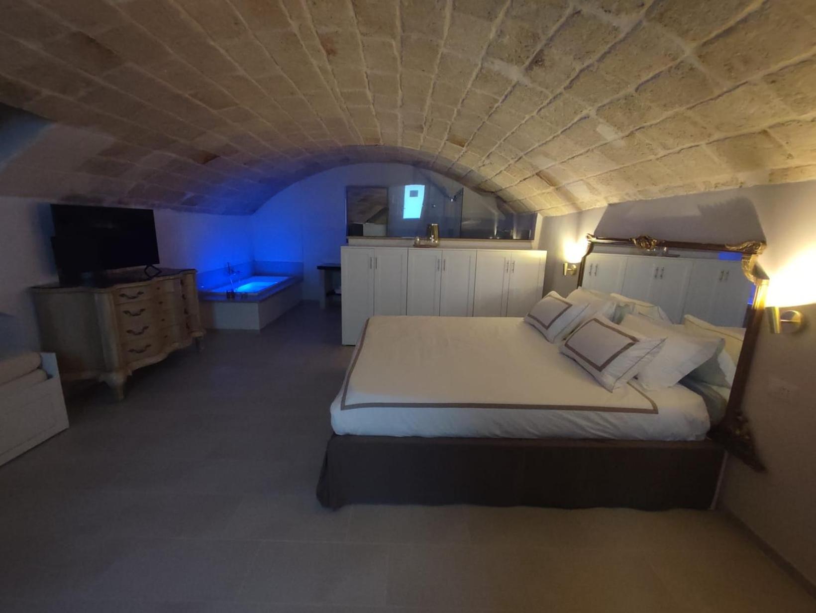 Brunaldi Suite Monopoli Quarto foto